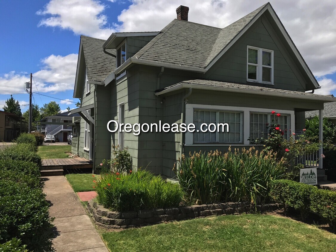 4 bedroom home near campus available 8.14.2026 - 4 bedroom home near campus available 8.14.2026