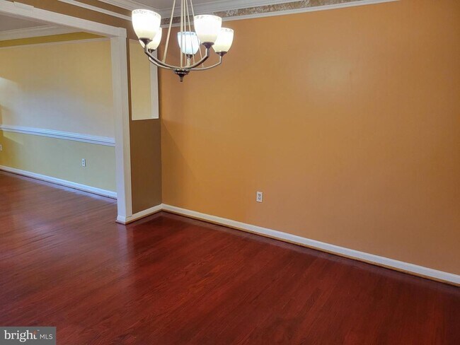 Building Photo - 2750 Middletown Rd
