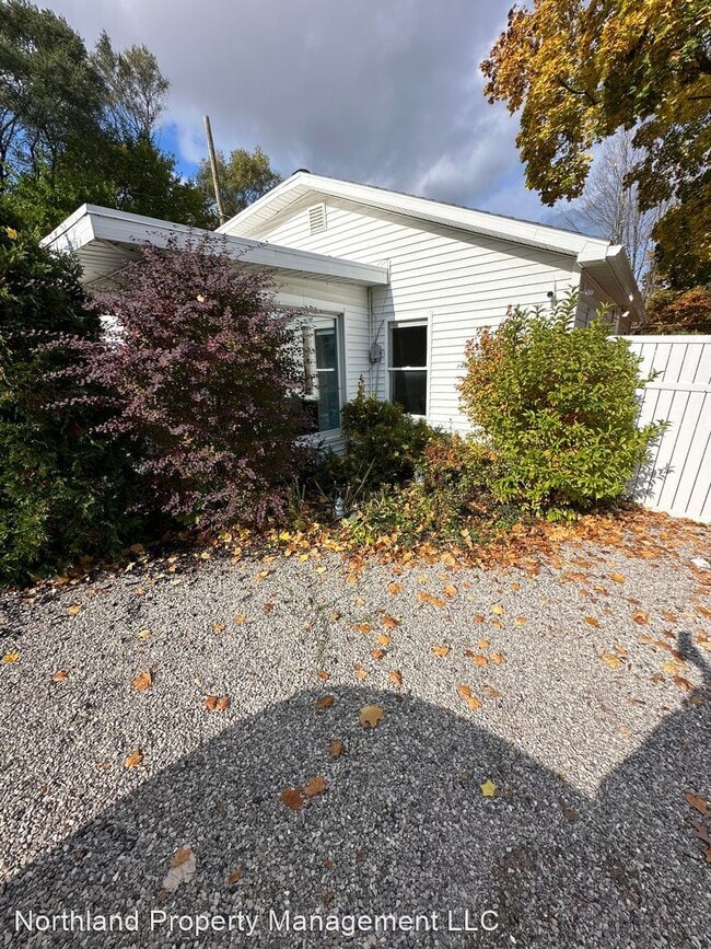 Building Photo - 3 br, 2 bath House - 1080 Oak Terrace Dr.