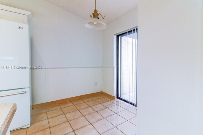 Foto del edificio - 5289 Fairway Woods Dr