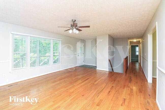 Foto del edificio - 767 Cedar Creek Way