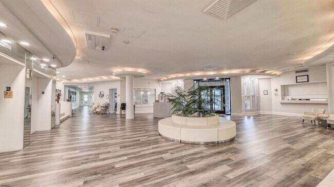 Foto del edificio - 101 S Raleigh Ave