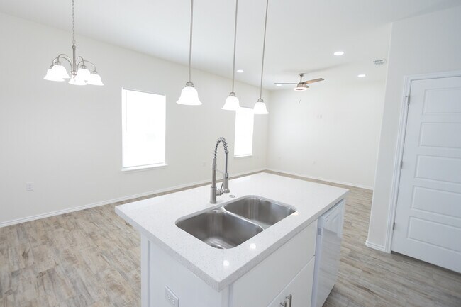 Foto del edificio - 2216 E Valley Cir