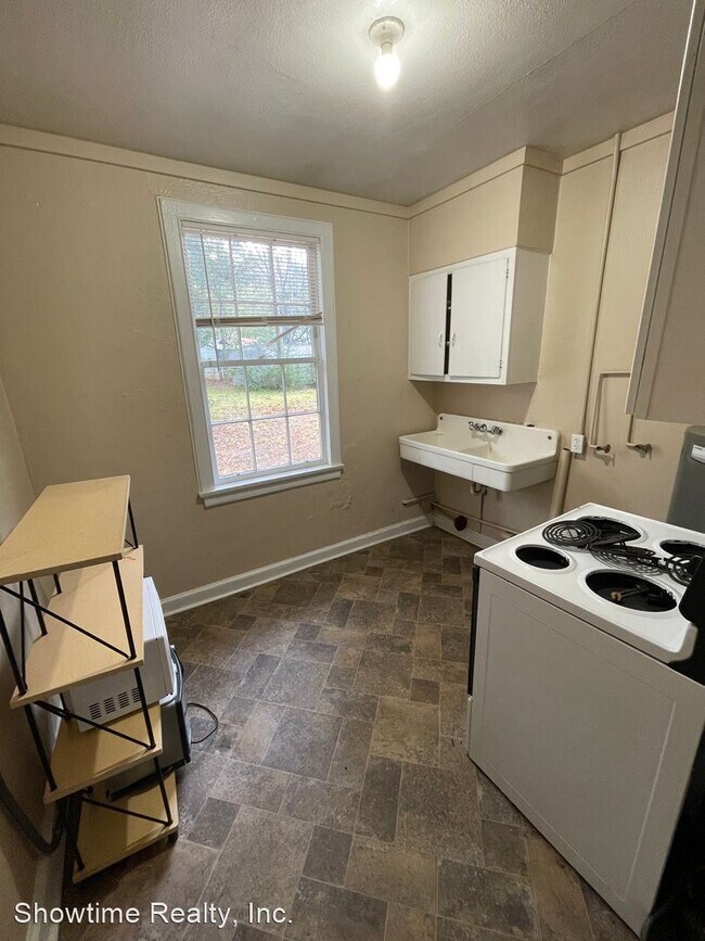 Foto del edificio - 2 br, 1 bath House - 3910 Maple Circle