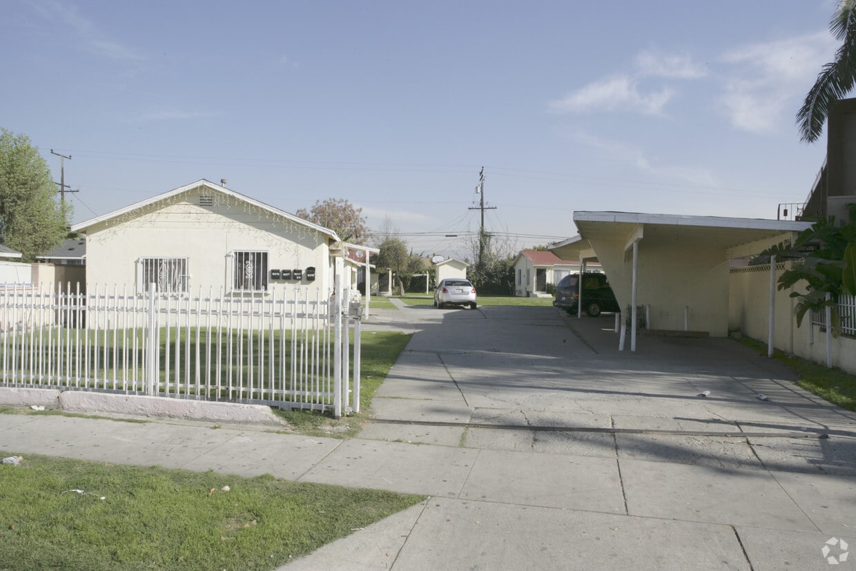 Primary Photo - 6015-6019 Muller St