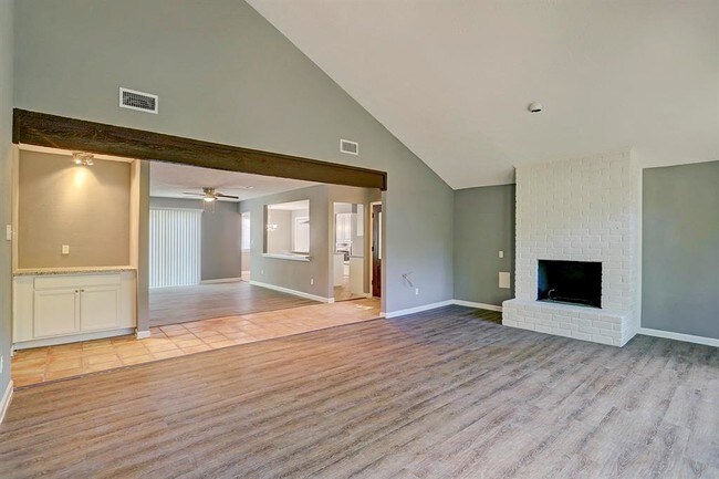 Building Photo - 4607 Sylvan Glen Dr