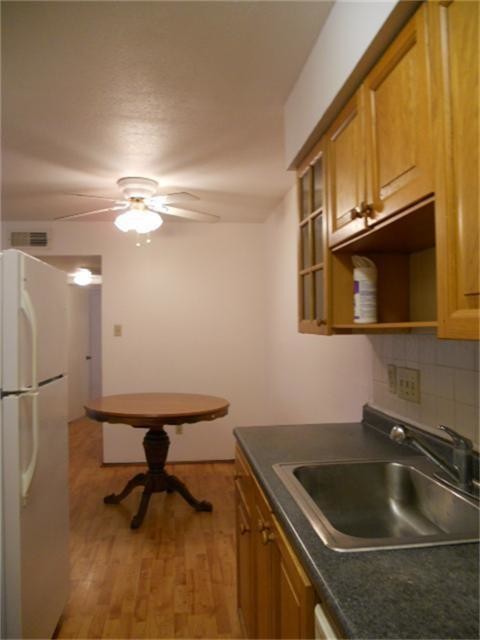 Foto del edificio - 2100 Wilcrest Dr