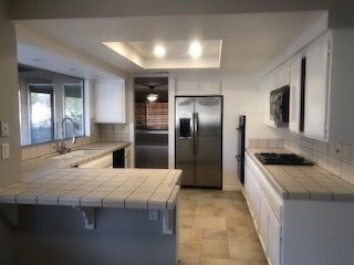 Foto del edificio - DESERT KNOLLS 3 BEDROOM HOME WITH LARGE RV...