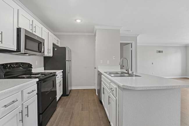 Building Photo - Montecito Village