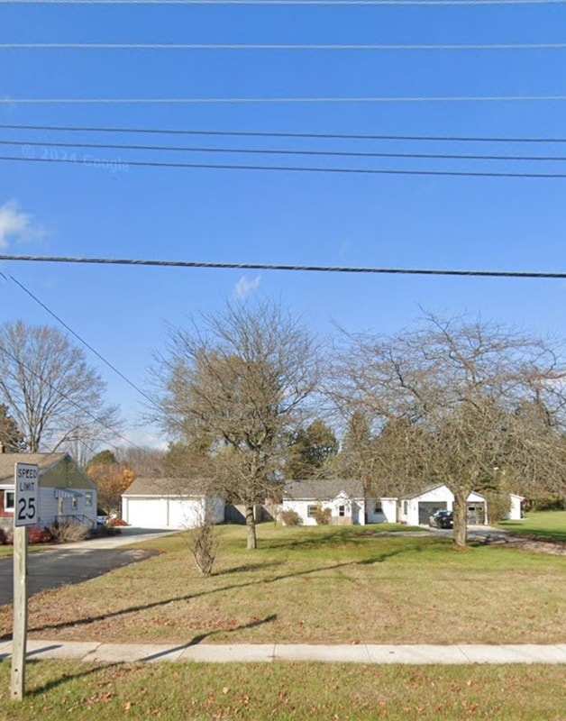 Building Photo - 2420 45th St