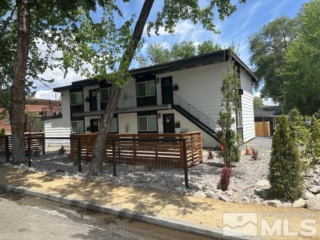 Building Photo - 1560 Lander St
