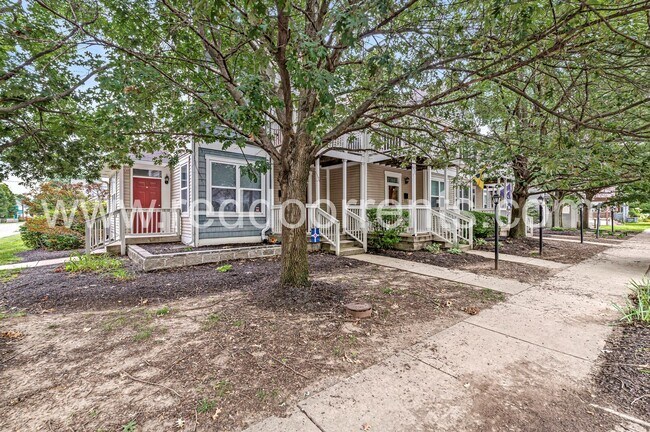Foto del edificio - Stylish 2-Bed, 2.5-Bath Home in Prime Loca...