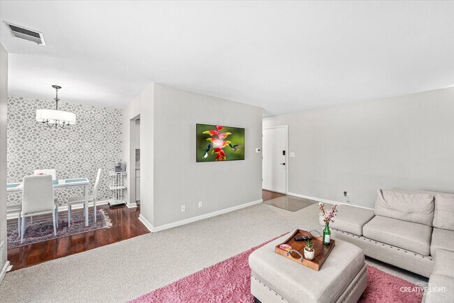 Foto del edificio - 2220 Country Club Dr