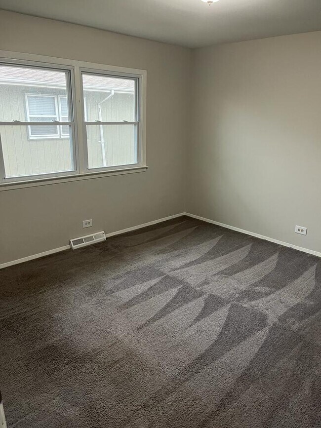 930 W Spring St, South Elgin, IL 60177 Townhome Rentals in South