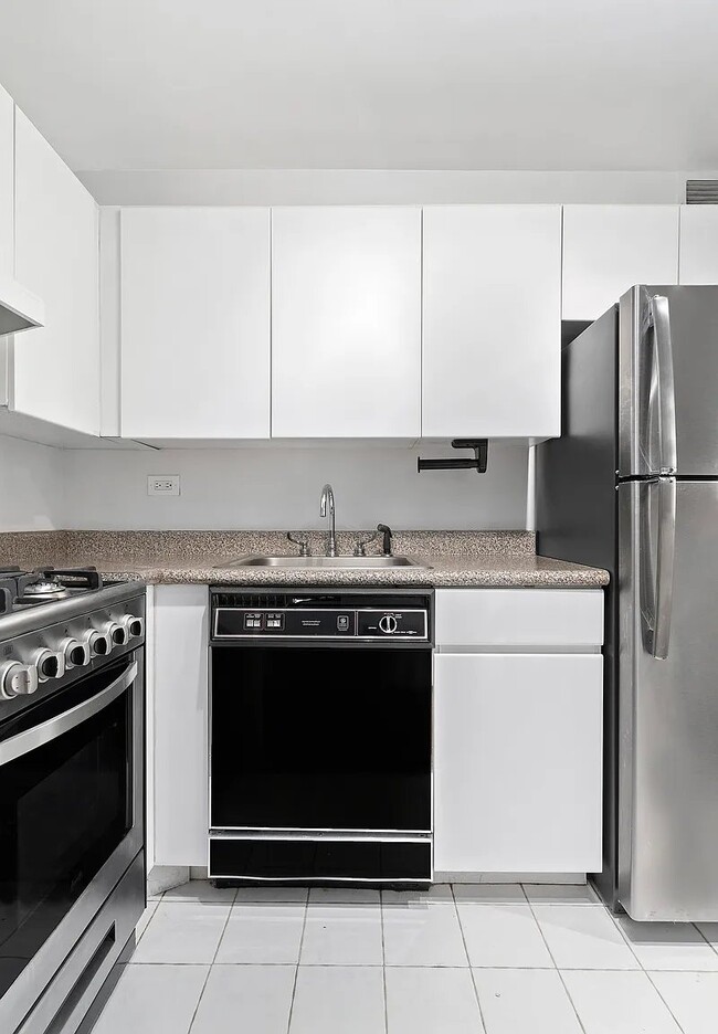 Foto del edificio - 222 E 14th St