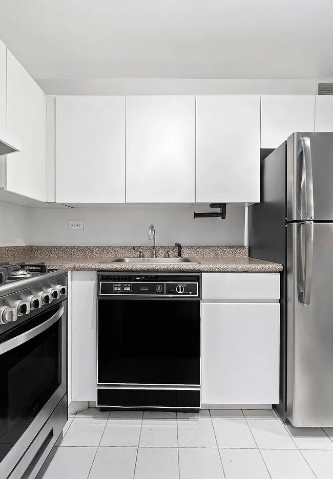 Foto del edificio - 222 W 14th St