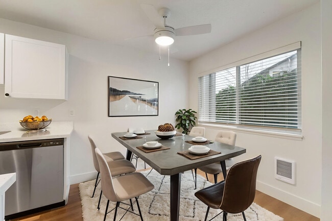 Building Photo - SAGEWOOD ESTATES