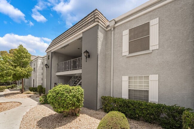 Foto del edificio - 2 Bedroom, 2 Bathroom Condo unit in a Gate...