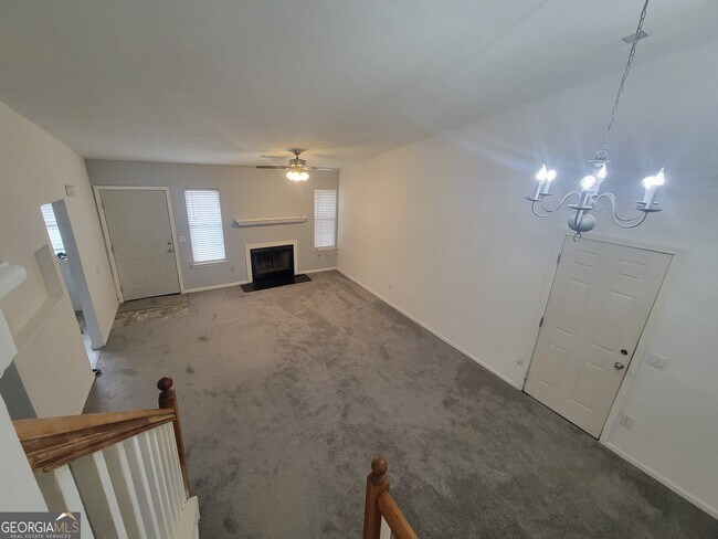 Building Photo - 5610 Emerald Glen