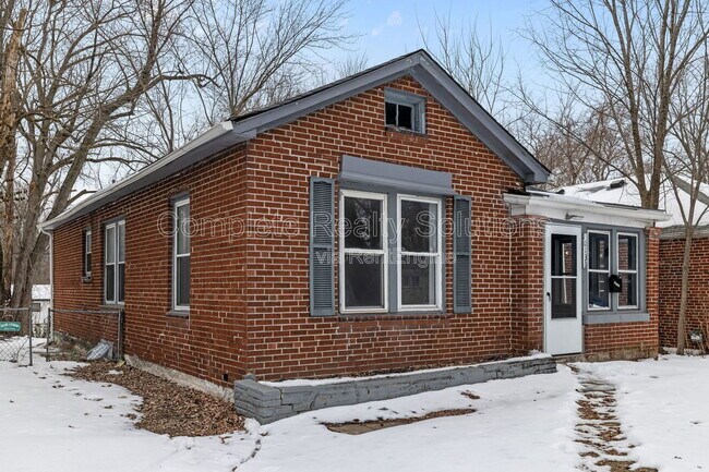 Foto del edificio - 10139 Royal Dr