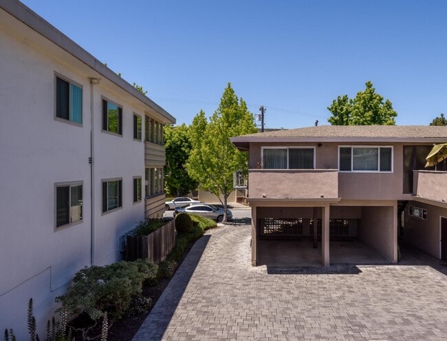 Building Photo - 1437 Floribunda Ave