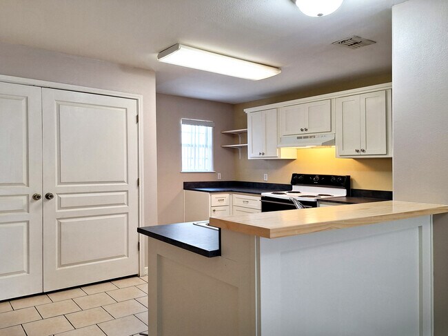 Foto del edificio - 1907 Maria Isabel Dr