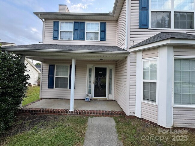Foto del edificio - 8821 Cameron Spring Rd