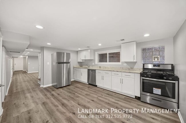 Foto del edificio - 3817 N Sawyer Ave