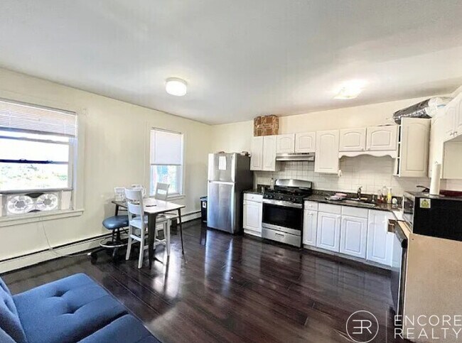 Foto del edificio - 1576 Tremont St