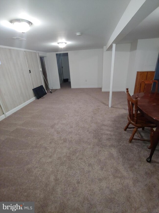 Foto del edificio - 8519 Roundhill Rd
