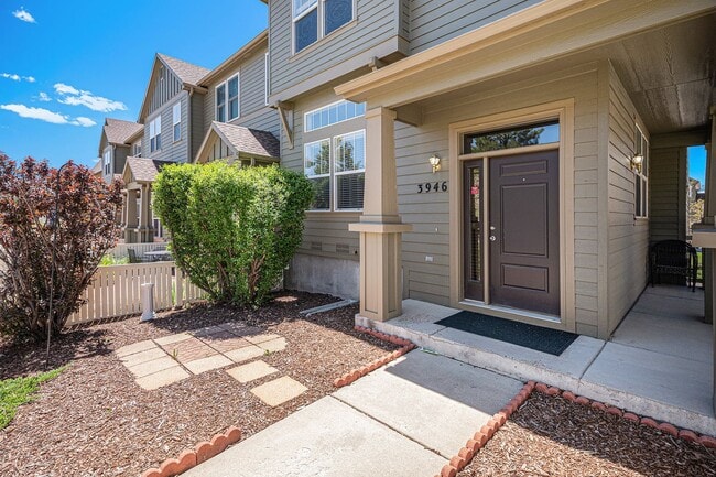 Photo - Spacious 3 bedroom in the heart of Castle Rock! House