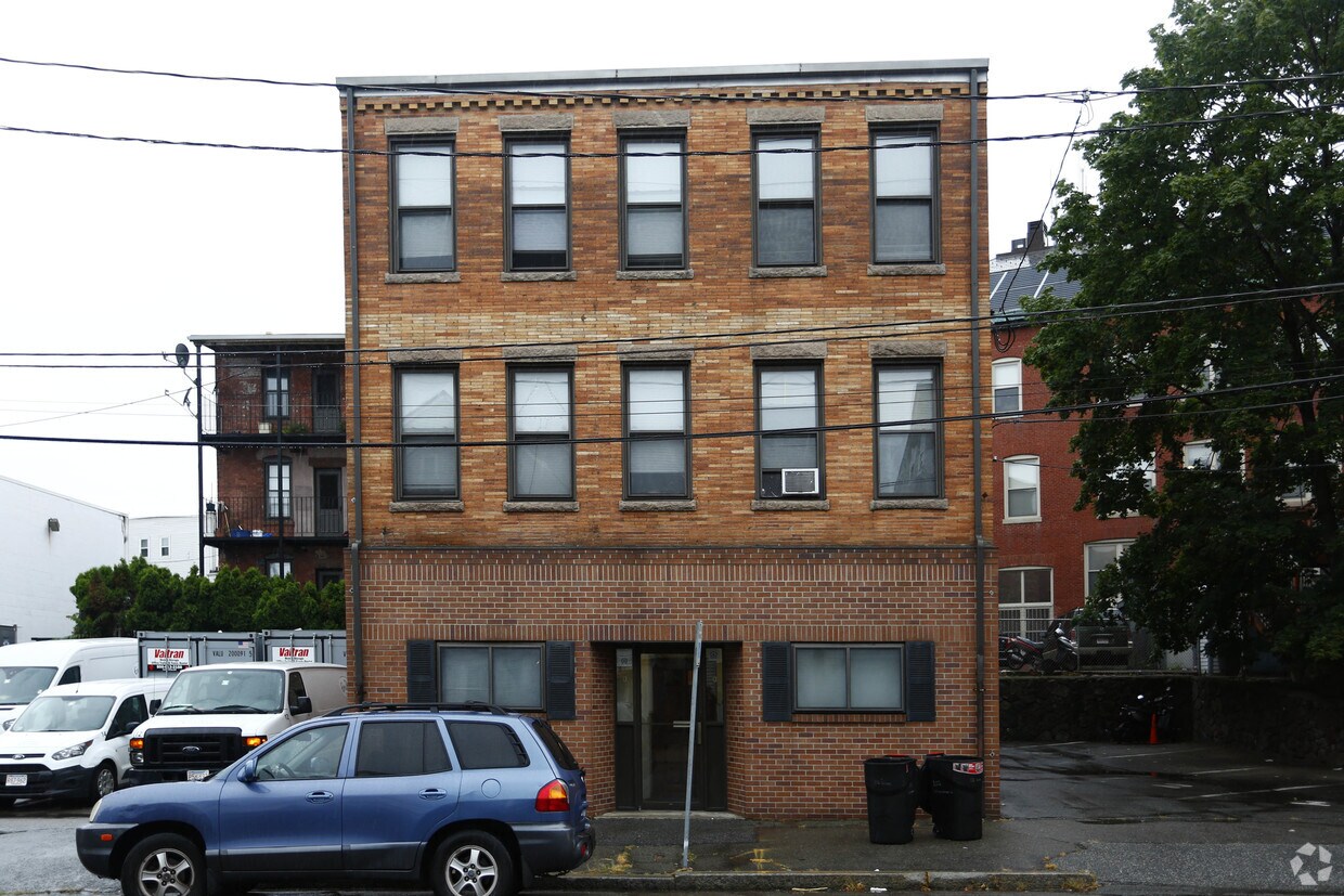 Building Photo - Winnisimmet Street