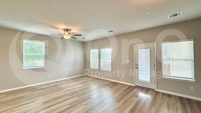 Foto del edificio - 1850 Settlers Glen Dr