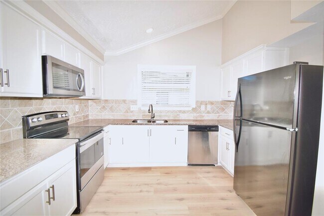 Building Photo - 16710 Rippling Mill Dr