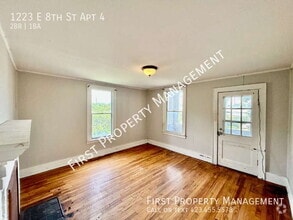 Building Photo - 1223 E 8th St