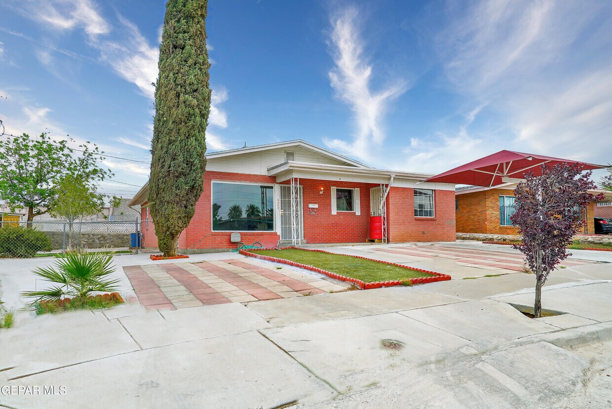 Primary Photo - 4309 Mobile Ave