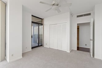 Building Photo - 15 Greenway Plz