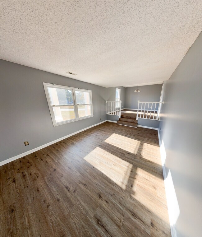 Foto del edificio - 946 Rim Rd