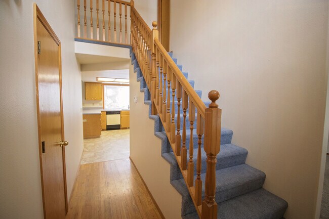 Foto del edificio - Quiet area near 162nd, Southern exposure, A/C, FP-4BR