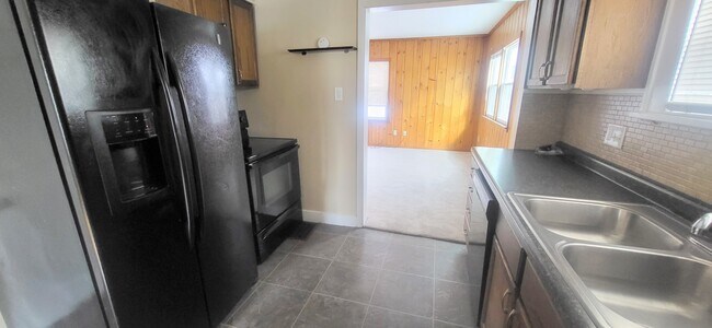 Foto del edificio - 2021 Kenwood Ave