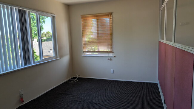 Building Photo - 5941 Camellia Ave