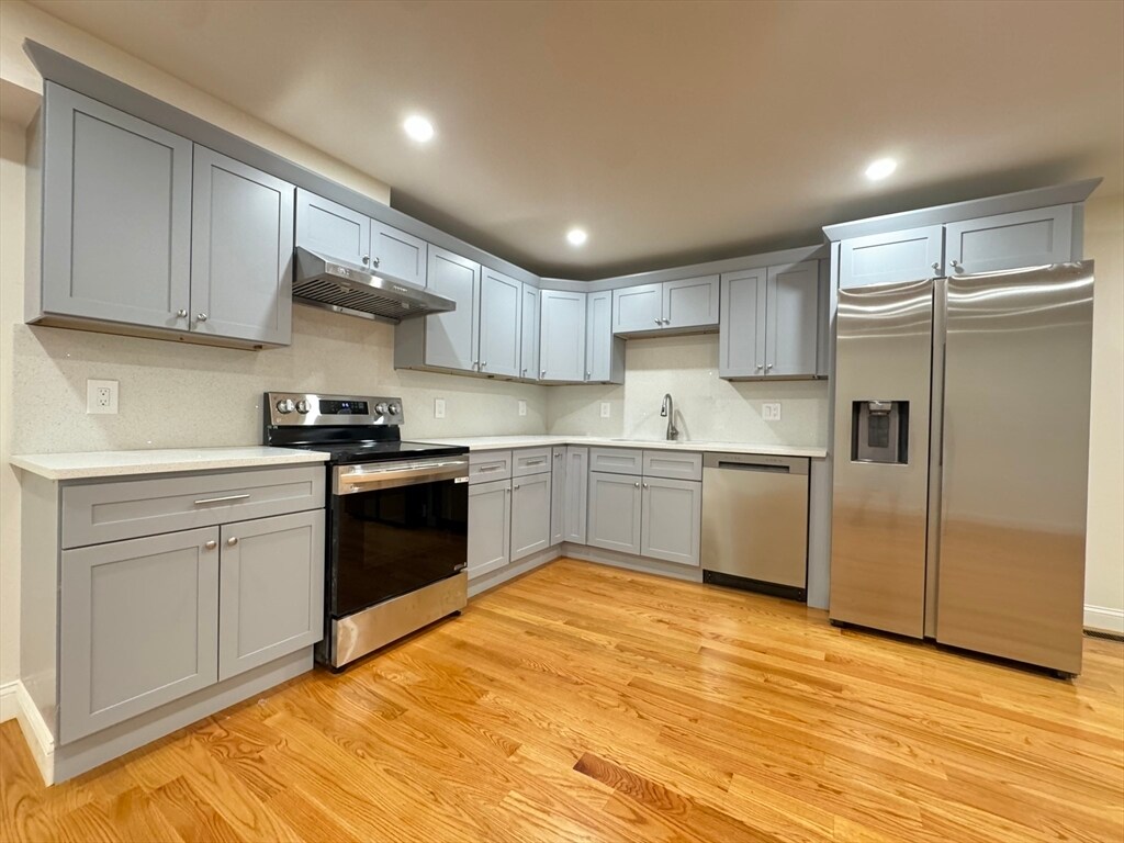 Primary Photo - 298 Washington St