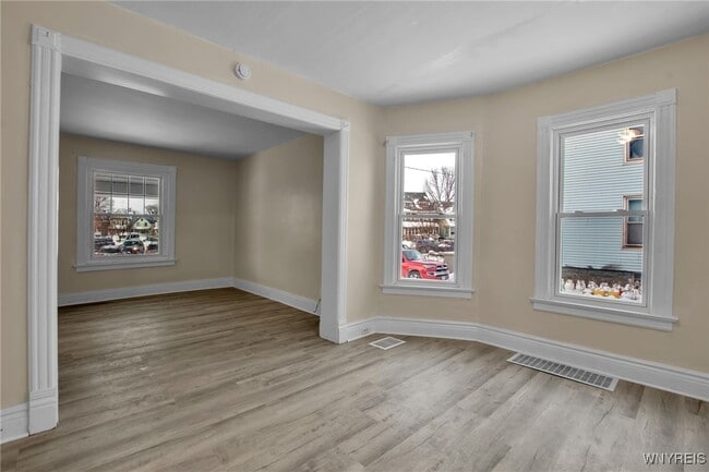 Building Photo - 395 Hampshire St