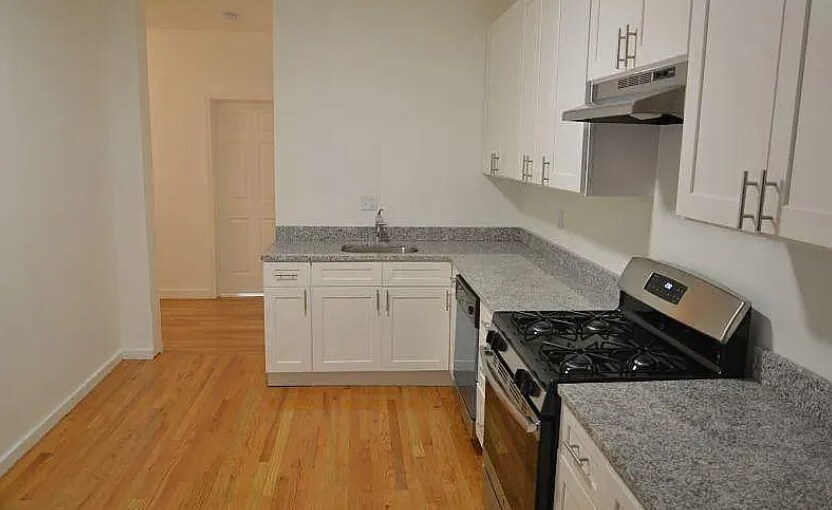Primary Photo - 119 Washington St