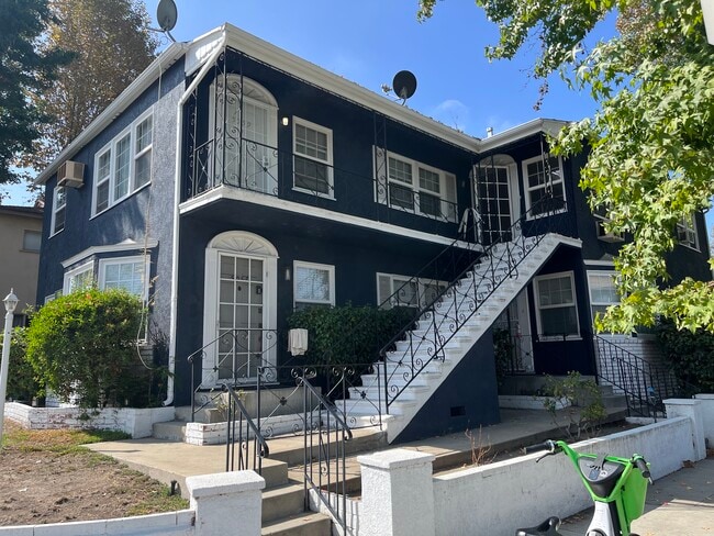Building Photo - 5057 Cahuenga Blvd