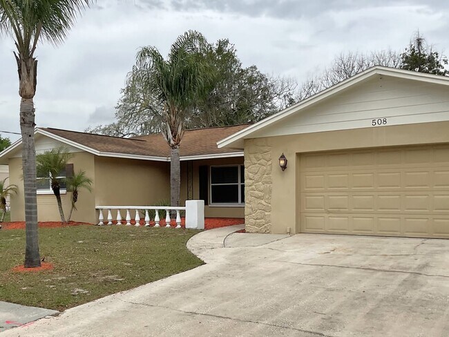 Building Photo - 508 Elna Dr