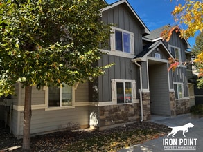 Building Photo - 6701 W Colehaven Dr