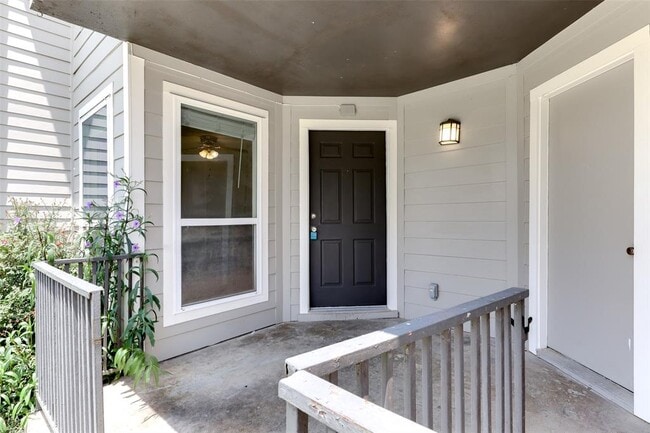 Building Photo - 10616 Mellow Meadow Dr