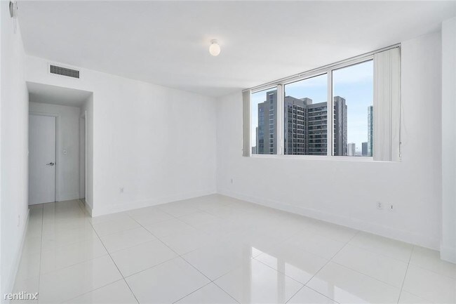 Building Photo - 2 br, 2 bath  - 253 NE 2nd St Apt 2313