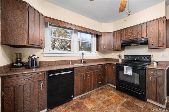 Building Photo - 179 Serrano Ave